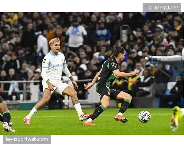 朗斯2-2绝平摩纳哥,主队全场传中次数高达32次 朗斯2-2绝平摩纳哥,主队全场传中次数高达32次